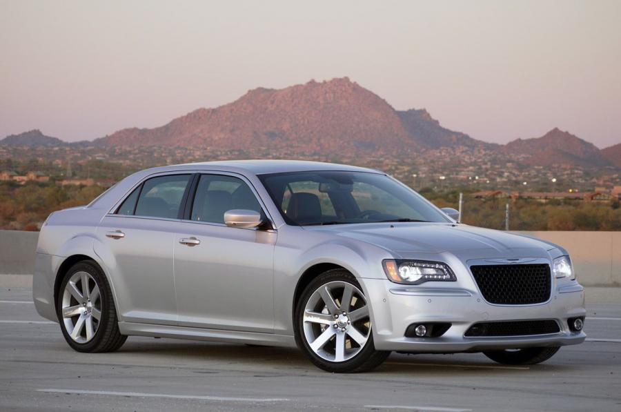  Chrysler 300C SRT8 2012 года  (фото 41 из 100)